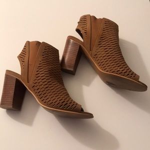 STEVE MADDEN SANDALS